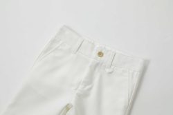 ⁦מכנס קצר סקיני לבן⁩ – תמונה ⁦3⁩